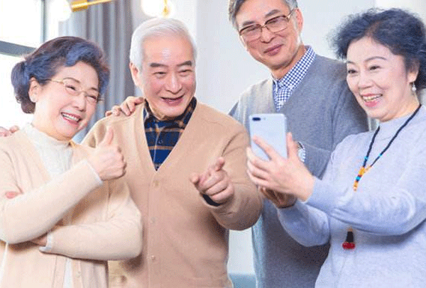 养老服务APP开发 让老人更幸福--深圳软件制作东方智启科技