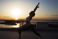 东方智启科技APP开发-瑜伽app开发包含丰富的瑜伽课程定制化的健身计划