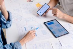 东方智启科技APP开发-手机APP开发成本控制：精打细算实现价值最大化 - 深圳软件外包公司助您降低开发成本